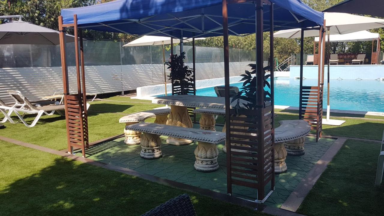 Villa Cortijo San José Sevilla Exterior foto